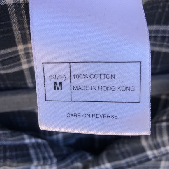 DisneyLand Resort Button Up | SIZE M - Picture 5 of 6